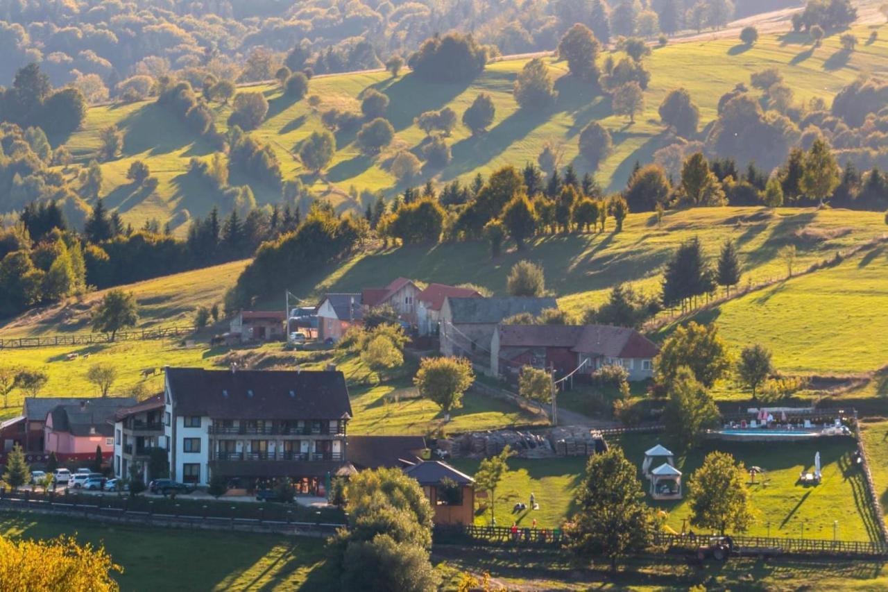 Casa Bradet Guest House Întorsura Buzăului Eksteriør bilde