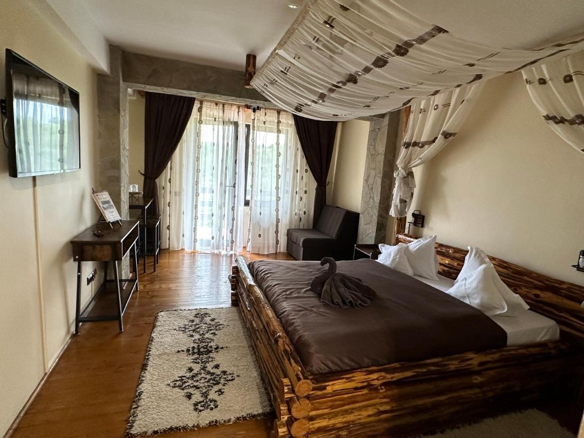 Casa Bradet Guest House Întorsura Buzăului Eksteriør bilde