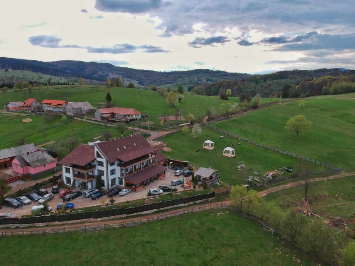 Casa Bradet Guest House Întorsura Buzăului Eksteriør bilde