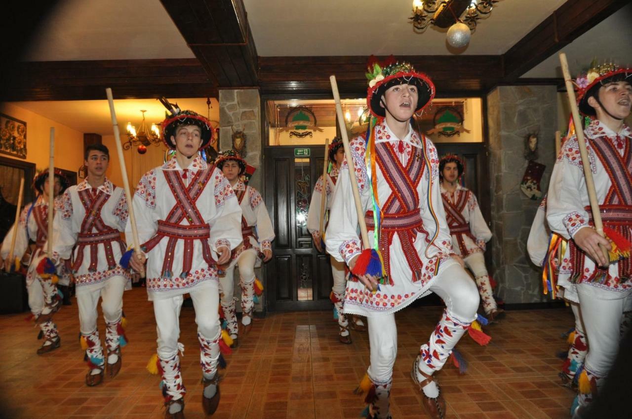 Casa Bradet Guest House Întorsura Buzăului Eksteriør bilde